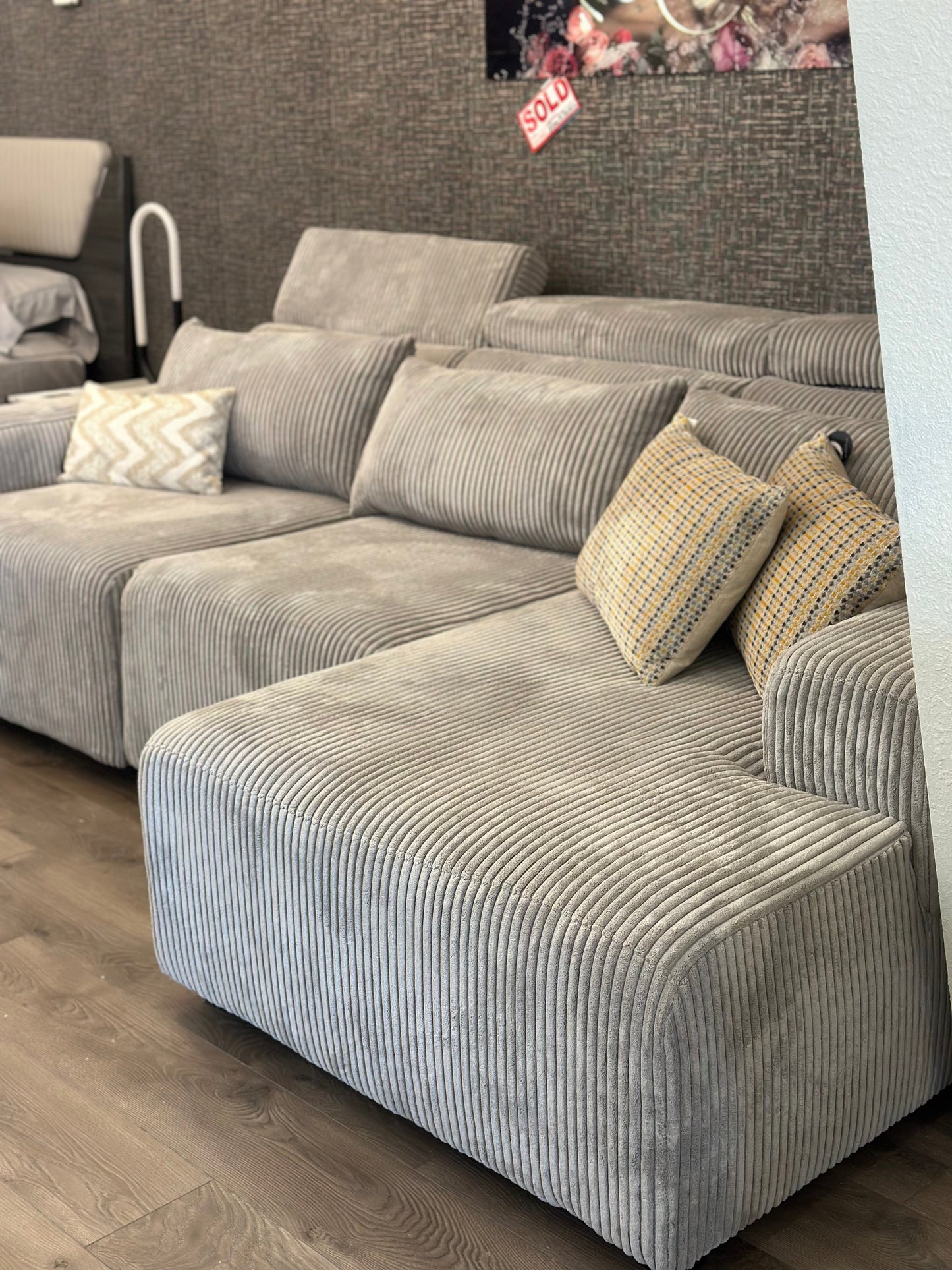 MODELLO DA PAVIMENTO - DIVANO COMPONIBILE IN TESSUTO MERIDA 113W x 71 1/2D