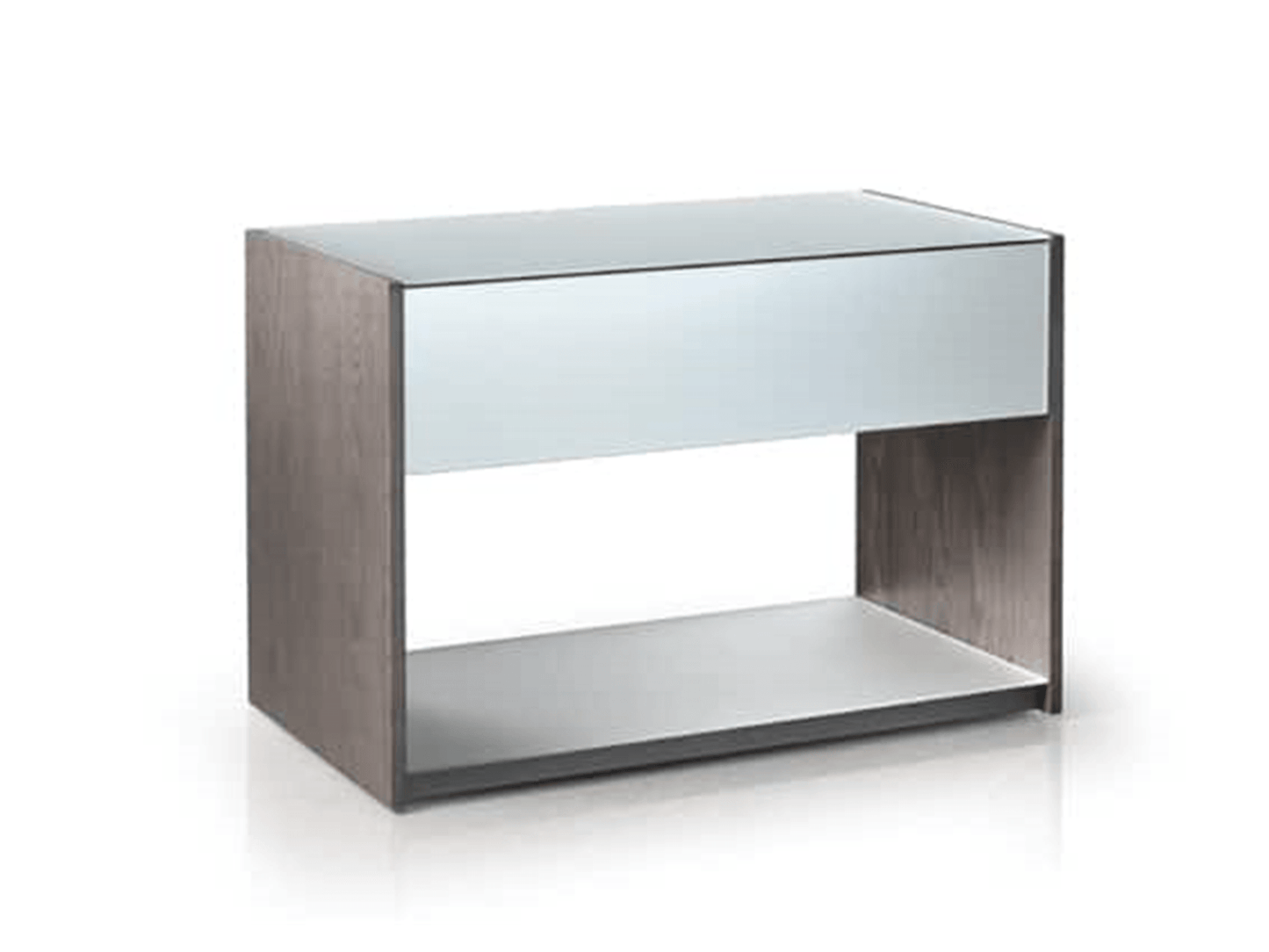 Vinieve Dresser