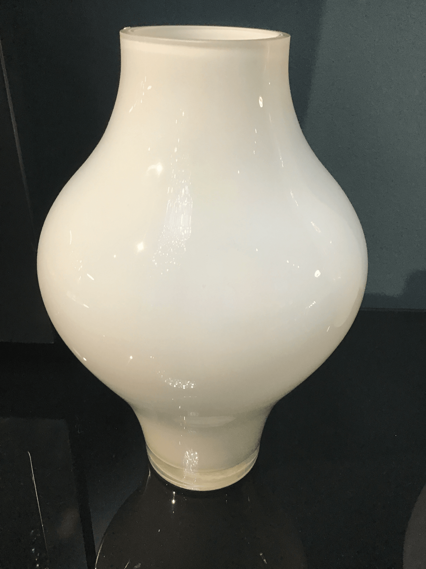 Vaso a pera, bianco