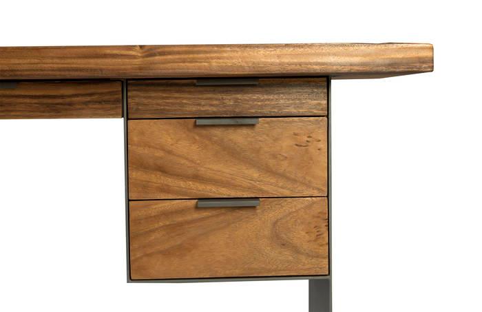 Scrivania in piedi con struttura in ferro e cassetti in legno Chamcha, naturale, altezza bar