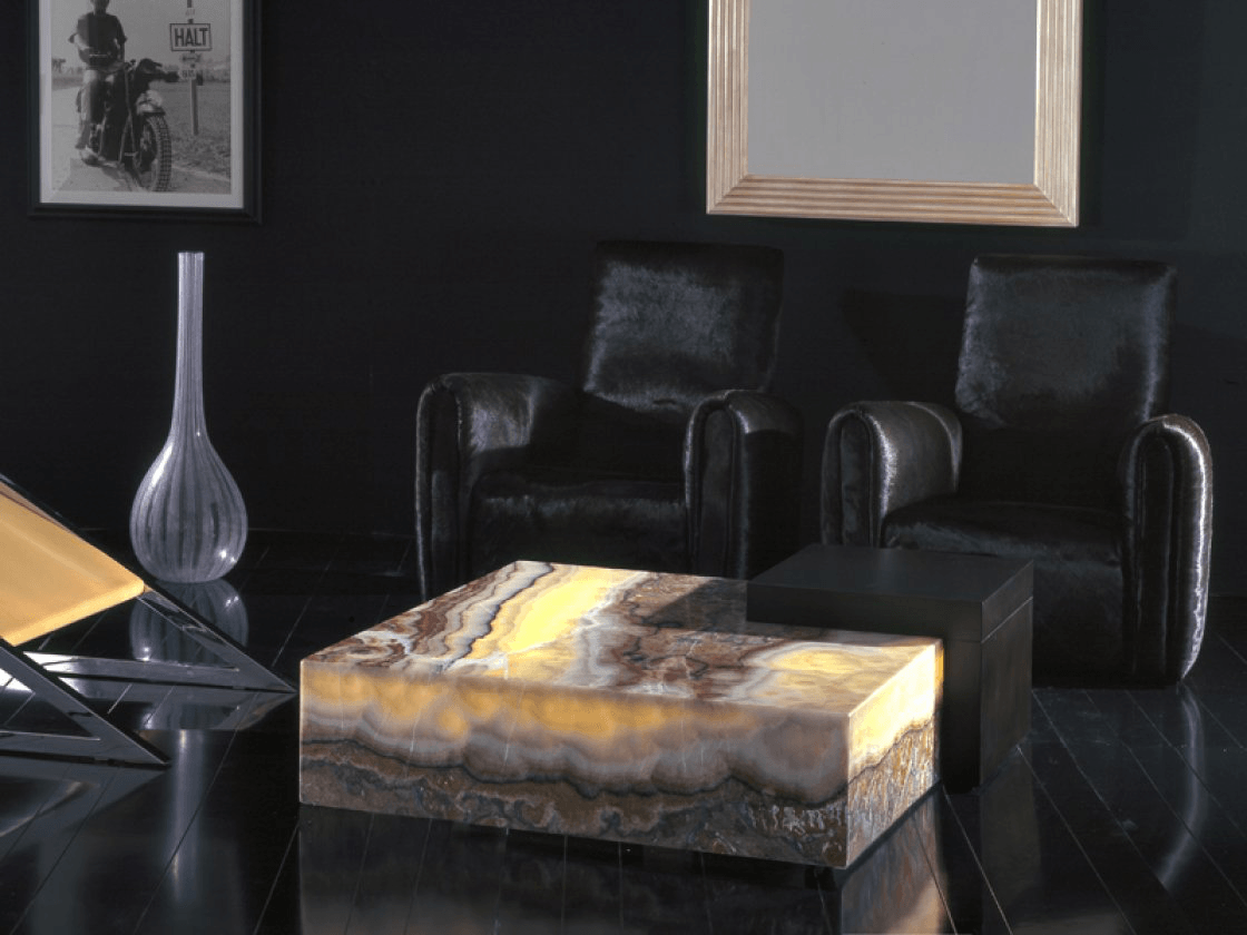 Tavolino da caffè Box Stone con luce in onice imperiale